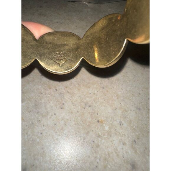 LUCKY BRAND COUTURE SUZANI CIRCLE RED ENAMEL GOLDEN METAL LARGE BANGLE BRACELET - Picture 7 of 10